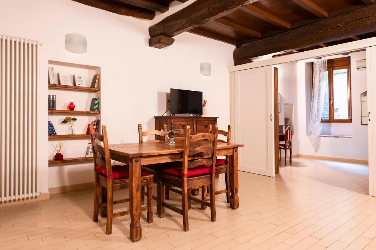 Apartment Dolce Vita Fiorentina A 5 Minuti Da Duomo E Uffizi Florence Italy